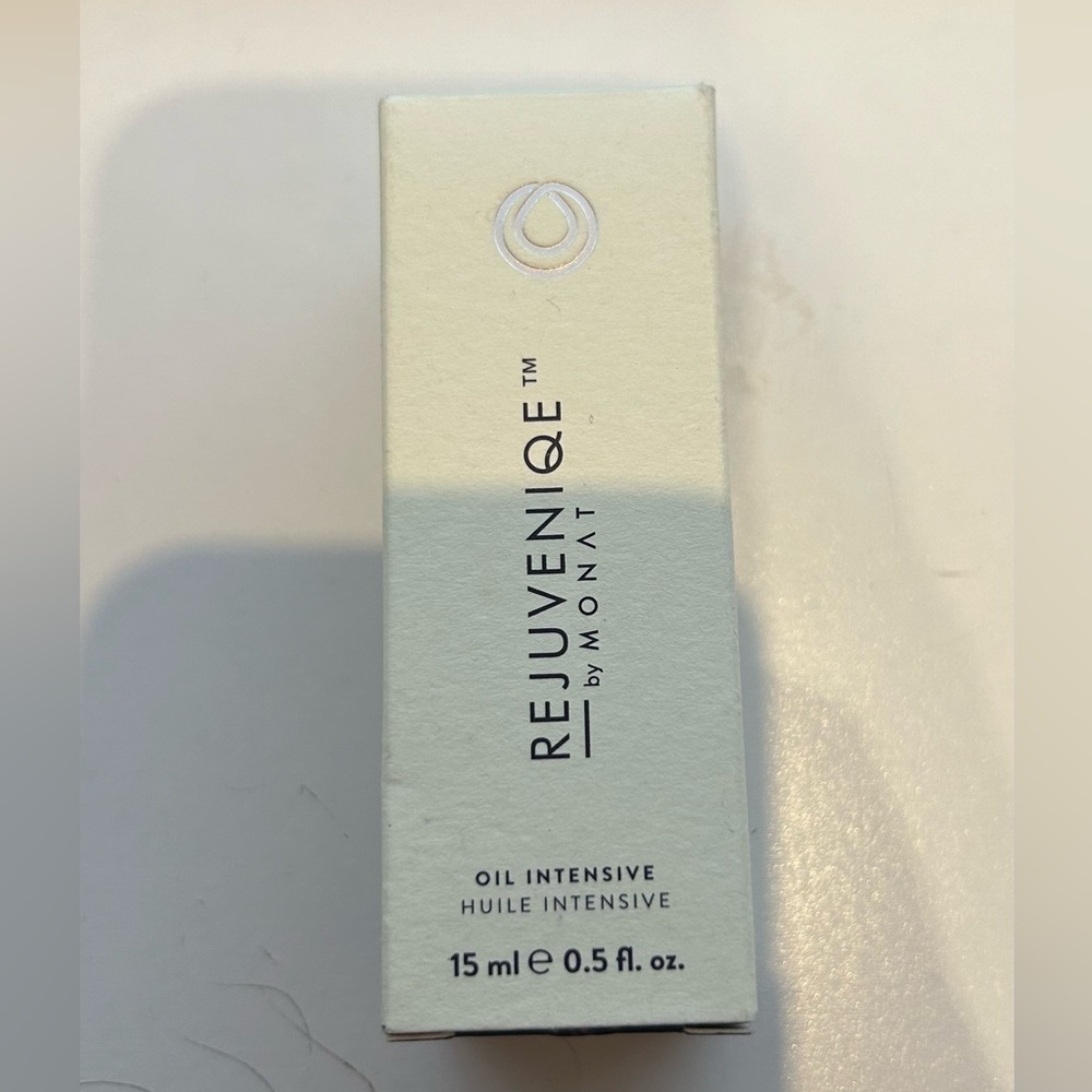 Brand new- Monat Rejuvenique Oil Intensive